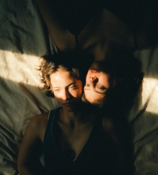 The neuroscience of the honeymoon phase